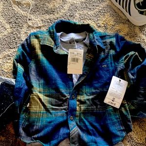 Brand new Billabong t shirt with Matching flannel